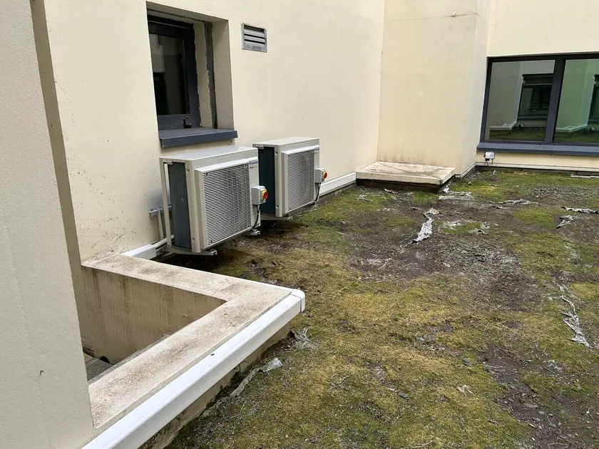 Cour intérieure avant aménagement paysager par Nice Garden à Nice, vue 1